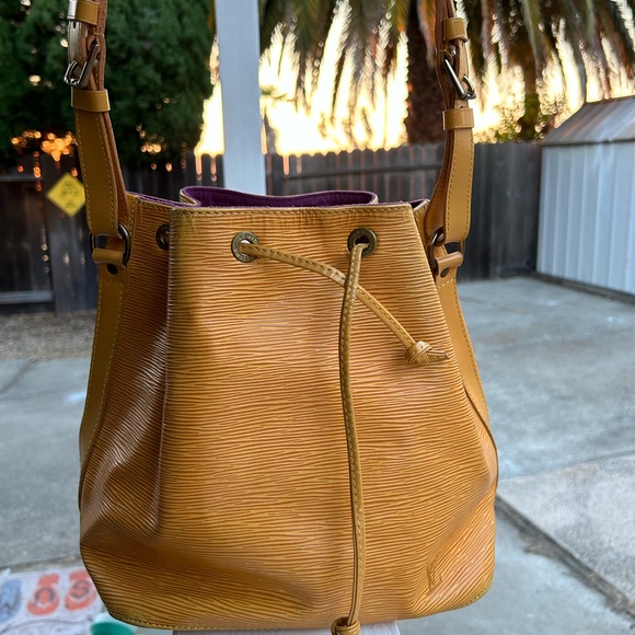 LV Louis Vuitton epi leather bundle! 🔥 - Picture 6 of 17